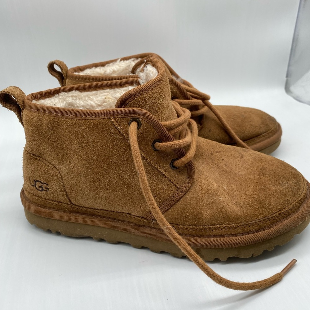 UGG Neumal NIB Sheepskin Tan Suede ankle Lace-Up Boots size 7